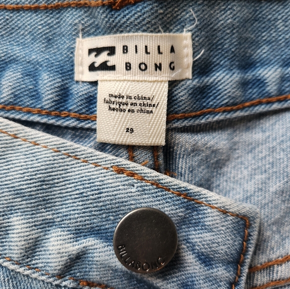 NWT Billabong Women's 29 Jean Short - Picture 3 of 4